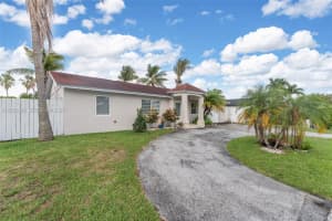 15042 SW 69th St, Miami, FL 33193, - MLS#A12025106
