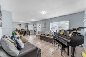 15042 SW 69th St, Miami, FL 33193, - MLS#A12025106
