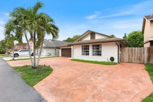 19080 NW 77th Ct, Hialeah, FL 33015, - MLS#A12025124