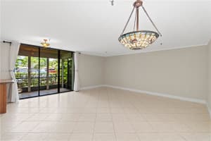 671 195th Street, Miami, FL 33179 - MLS#A12025171
