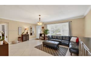 10651 NW 19th Pl, Pembroke Pines, FL 33026, - MLS#A12025248