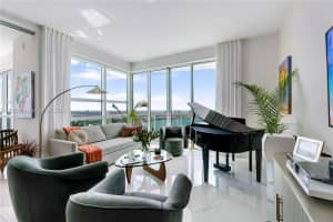 950 Brickell Bay Dr 5210, Miami 950 Brickell Bay Dr 5210, Miami