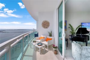 950 Brickell Bay Dr APT 5210, Miami, FL 33131, - MLS#A12025330