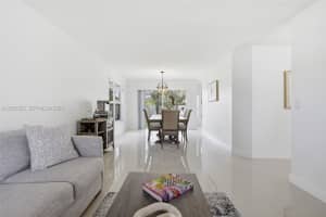 2 Gables Blvd, Weston, FL 33326, - MLS#A12025332