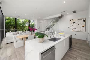 1525 Bay Rd, Miami Beach, FL 33139, - MLS#A12025352
