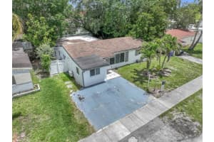 6661 Douglas St, Hollywood, FL 33024, - MLS#A12025608