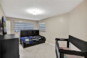 927 NE 199th St Apt 103, Miami, FL 33179, - MLS#A12025609