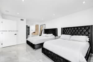 100 Bayview Dr APT 503, Sunny Isles Beach, FL 33160, - MLS#A12025949