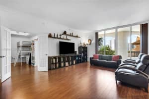 3001 NE 185th St APT 610, Aventura, FL 33180, - MLS#A12026043
