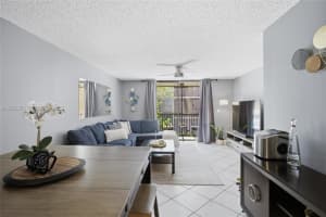 10451 W Broward Blvd APT 209, Plantation, FL 33324, - MLS#A12026250