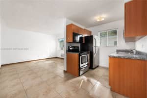 932 Moffett St APT 6, Hallandale Beach, FL 33009, - MLS#A12026265