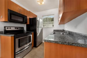 932 Moffett St APT 6, Hallandale Beach, FL 33009, - MLS#A12026265