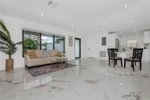 537 S 29th Ct, Hollywood, FL 33020, - MLS#A12026591