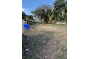 1121 Nw 2nd St Miami, FL 33128 - MLS#A12026658