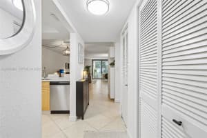 400 Commodore Dr APT 206, Plantation, FL 33325, - MLS#A12026906
