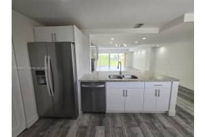 10003 NW 9th St Cir Apt 2-17, Miami, FL 33172, - MLS#A12026931