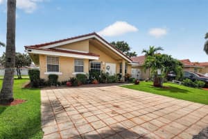 18847 NW 83rd Pl, Hialeah, FL 33015, - MLS#A12027010