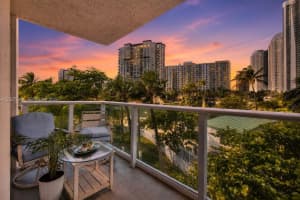100 Bayview Dr 205, Sunny Isles Beach 100 Bayview Dr 205, Sunny Isles Beach