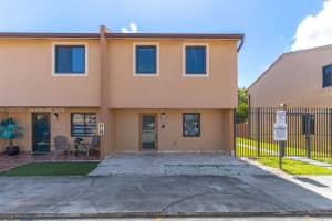 3771 SW 99th Ave APT 4, Miami, FL 33165, - MLS#A12027227