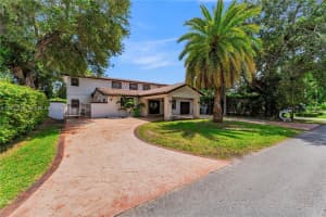 6284 SW 26th St, Miami, FL 33155, - MLS#A12027452