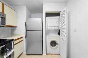 3405 NW 44th St APT 205, Lauderdale Lakes, FL 33309, - MLS#A12027566