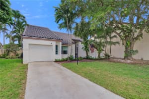 8946 SW 150th Ct Cir E, Miami, FL 33196, - MLS#A12027636