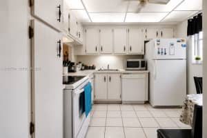 3050 Holiday Springs Blvd APT 305, Margate, FL 33063, - MLS#A12027764