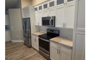 701 SW 93rd Ave, Pembroke Pines, FL 33025, - MLS#A12027923
