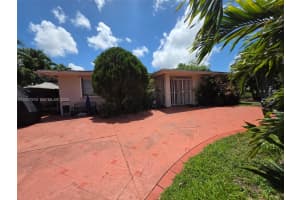16825 Nw 74th Ave, Hialeah