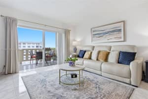 4330 Hillcrest Dr APT 916, Hollywood, FL 33021, - MLS#A12028138