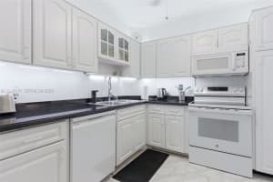 4330 Hillcrest Dr APT 916, Hollywood, FL 33021, - MLS#A12028138