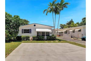 2627 Lincoln St, Hollywood, FL 33020, - MLS#A12028146