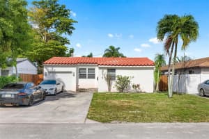 2215 Cleveland St, Hollywood, FL 33020, - MLS#A12028245