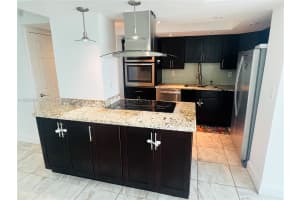 2655 Collins Ave APT 602, Miami Beach, FL 33140, - MLS#A12028428