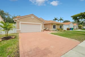 1910 SW 135th Way, Miramar, FL 33027, - MLS#A12028490