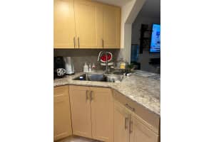 7033 NW 169th St, Hialeah, FL 33015, - MLS#A12028496