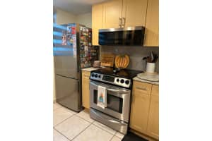 7033 NW 169th St, Hialeah, FL 33015, - MLS#A12028496