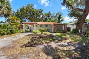 370 Ne 165th St, Miami
