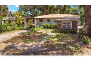 370 NE 165th St, Miami, FL 33162, - MLS#A12028536