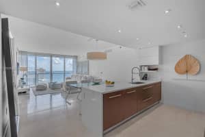 465 Brickell Ave 2703, Miami