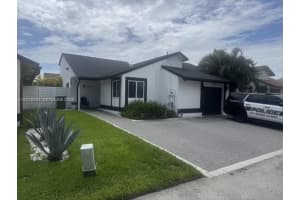 1131 SW 110th Ave, Pembroke Pines, FL 33025, - MLS#A12028656