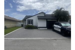 1131 SW 110th Ave, Pembroke Pines, FL 33025, - MLS#A12028656