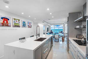 3801 Collins Ave #703, Miami Beach, FL 33140, - MLS#A12028762