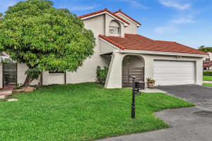 17532 NW 61st Ct N, Hialeah, FL 33015, - MLS#A12029036