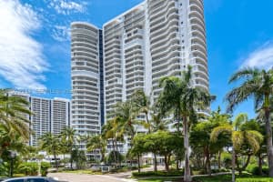 21050 Ne 38th Ave 305, Aventura