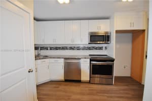 6080 NW 44th St APT 201, Lauderhill, FL 33319, - MLS#A12029214