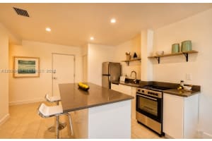 945 Michigan Ave APT 5, Miami Beach, FL 33139, - MLS#A12029487