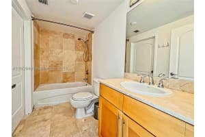 945 Michigan Ave APT 5, Miami Beach, FL 33139, - MLS#A12029487