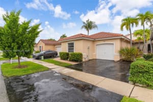 17953 SW 11th St, Pembroke Pines, FL 33029, - MLS#A12029510