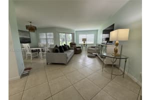 500 SW 130th Terrace APT 110A, Pembroke Pines, FL 33027, - MLS#A12029525